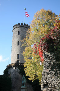Turm der Sparrenburg (13. Jahrhundert), Wahrzeichen der Stadt Bielefeld | Sparrenburg, 13th. century, landmark of the city of Bielefeld |