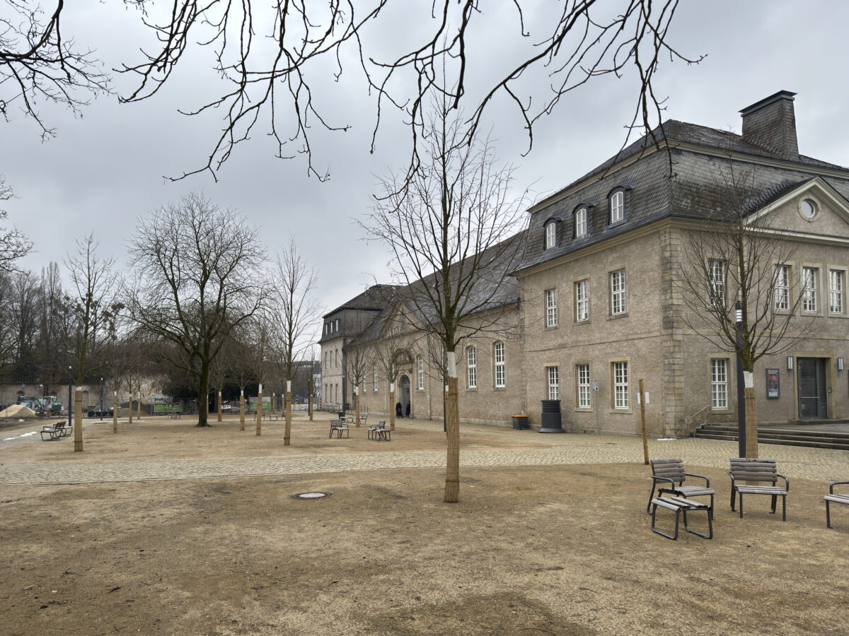 Foto: Der Schlossplatz in Detmold wird im Zuge der Schwammstadt-Planung begrünt und mit unterirdischen Wasserspeichern ausgestattet