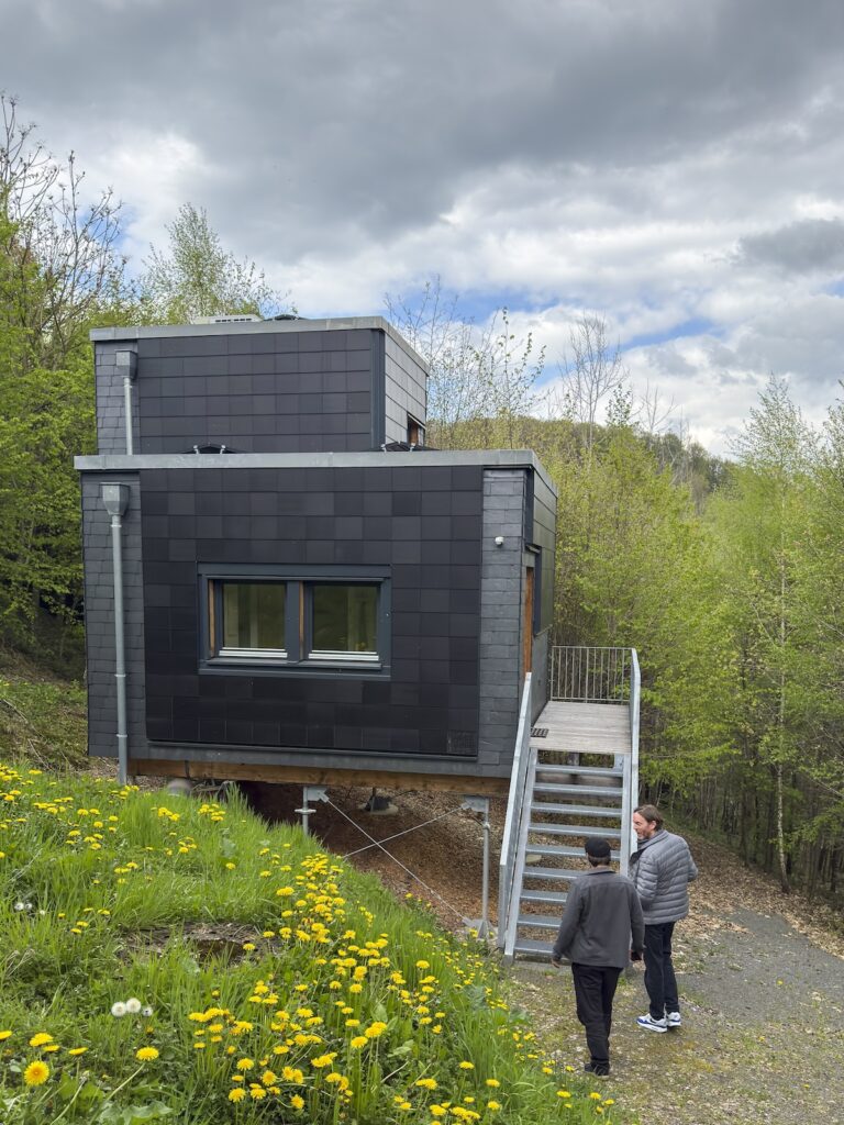 Foto: Modell-Tiny Haus M2 der Technischen Hochschule Köln / Tiny House Prototype M1 of Technical University Cologne, 21.4.2026 Foto: Robert B. Fishman
